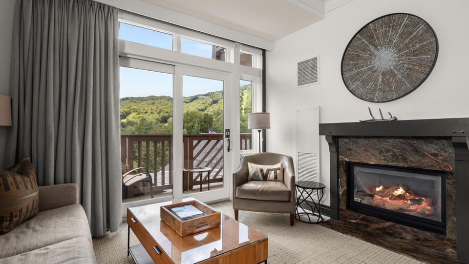 374 Lodge At Spruce Peak Ski In Ski In Ski Out King Studio By Stowe Mountain Rentals Resort in Stowe