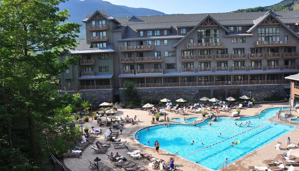 1428 Lodge At Spruce Peak Ski In Ski In Ski Out King Studio By Stowe Mountain Rentals Resort in Stowe