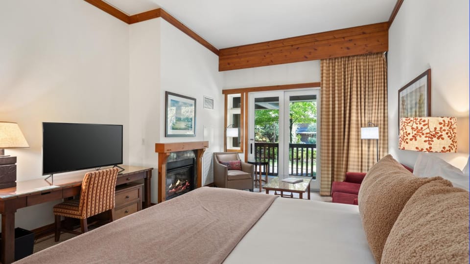 1116 Lodge At Spruce Peak Ski In Ski In Ski Out King Studio By Stowe Mountain Rentals Resort in Stowe