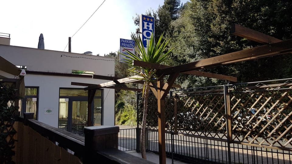 Facade/entrance, Property logo or sign