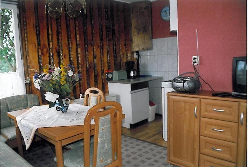 Kitchen or kitchenette, Seating area