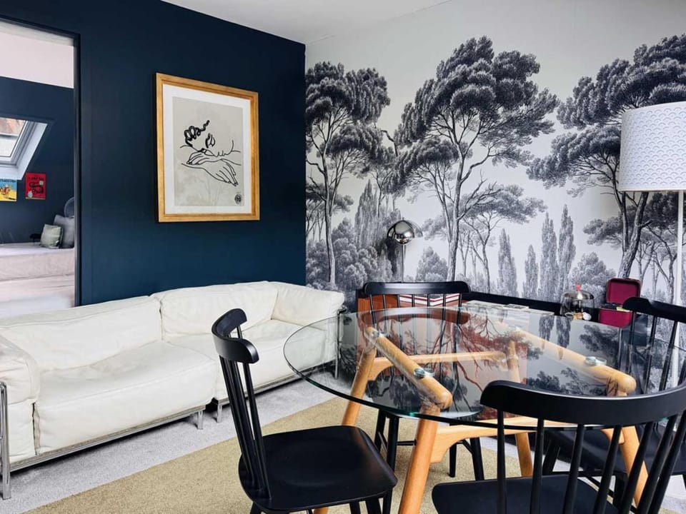Game Room, Dining area, Lunch