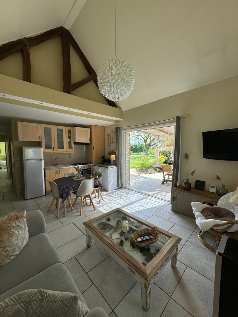 Seating area, Dining area