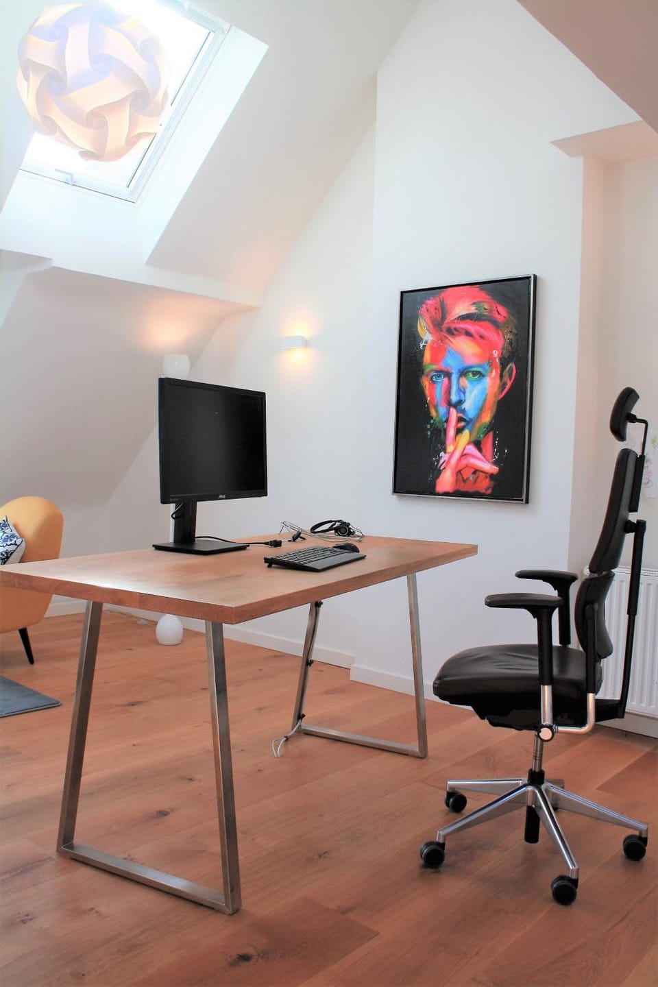 Living room, Photo of the whole room