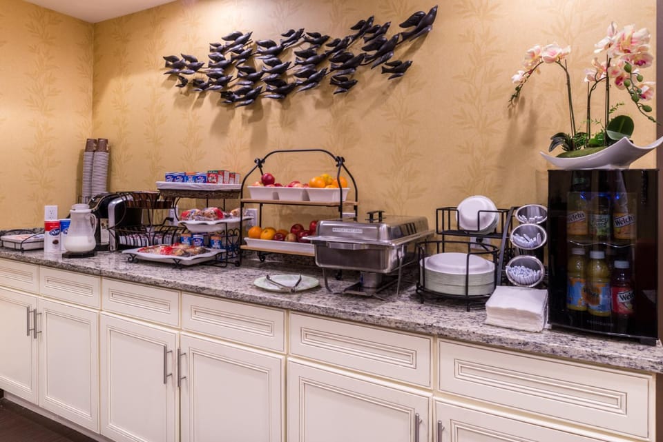 Restaurant/places to eat, Continental breakfast
