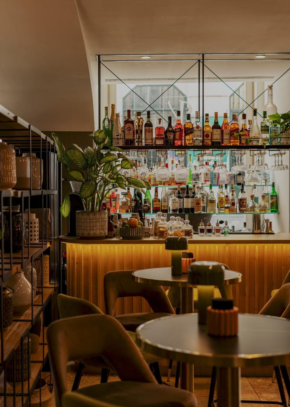 Lounge or bar, Food and drinks, Drinks, Alcoholic drinks, Non alcoholic drinks