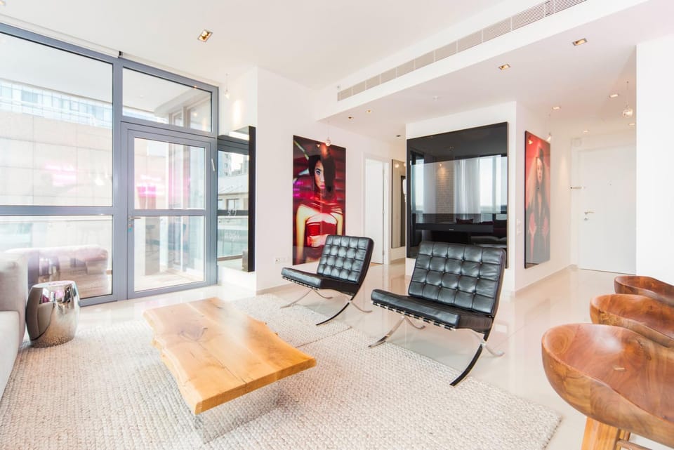 La Galerie Rothschild Arty & Luxury 4BDR Apartment in Tel Aviv-Yafo