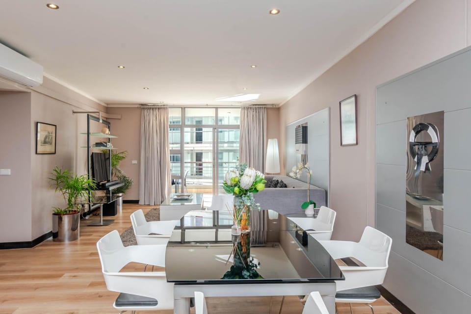 Peaceful Condo near the VA Waterfront with views Apartment in Cape Town