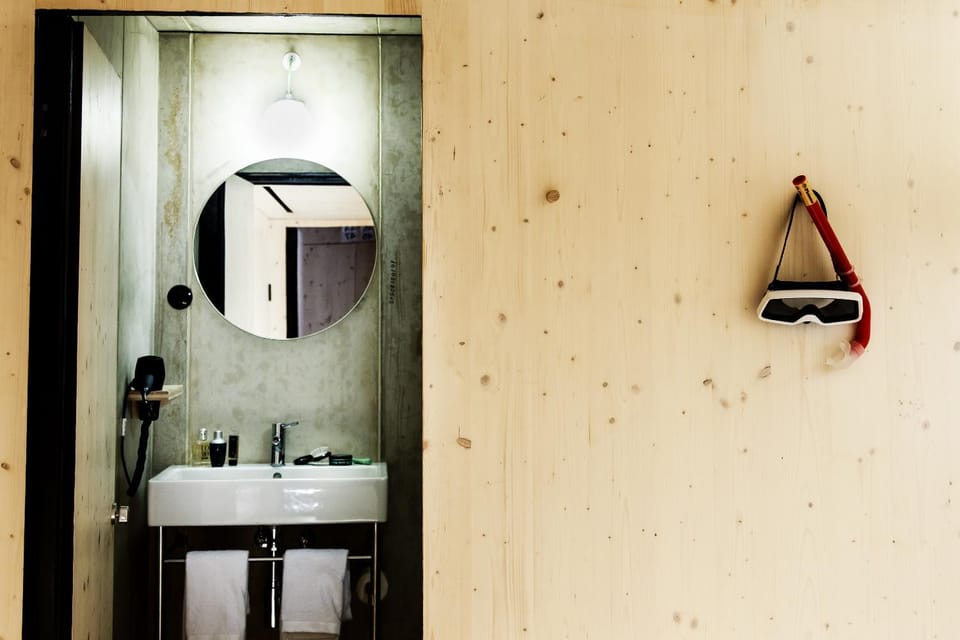 Bathroom, Photo of the whole room, Decorative detail, Bedroom