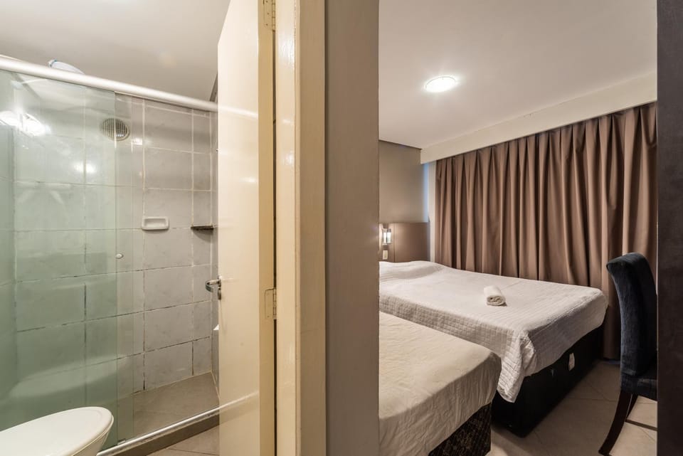 Minuano Hotel Express próx Orla Lago Guaíba, Mercado Público, 300 m Rodoviária Hotel in Porto Alegre