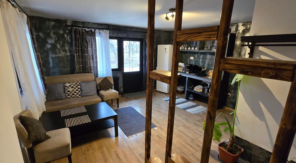 Kitchen or kitchenette, Living room
