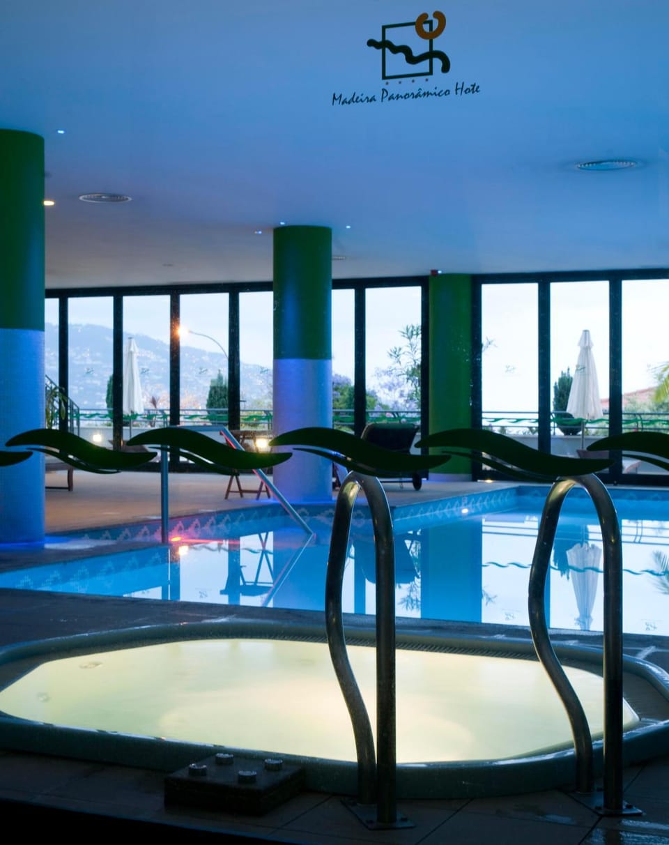 Swimming pool, Entertainment