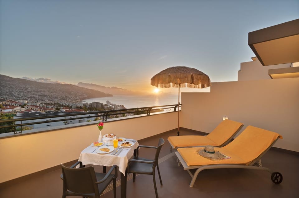 Balcony/Terrace, City view, City view, Sea view, Sea view