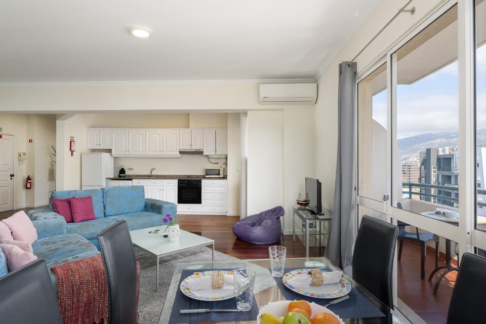Balcony/Terrace, Living room