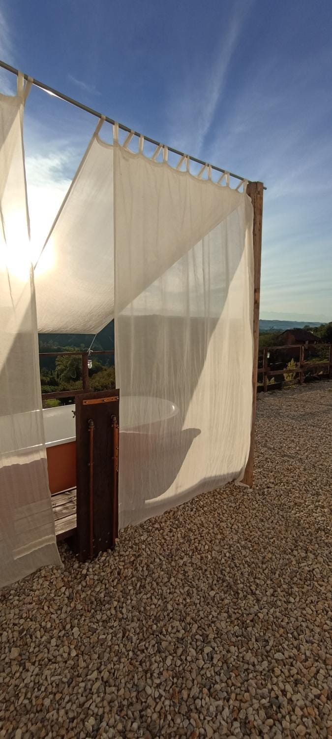 Open Air Bath, Open Air Bath