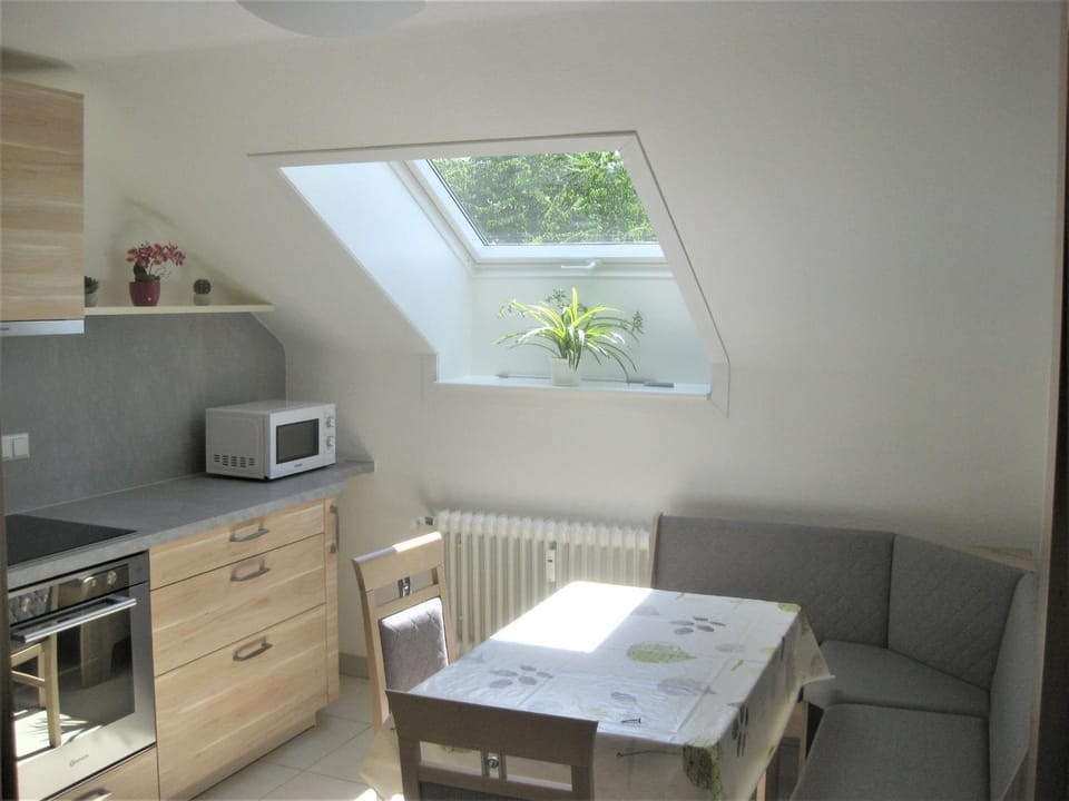 Property building, Kitchen or kitchenette, Living room