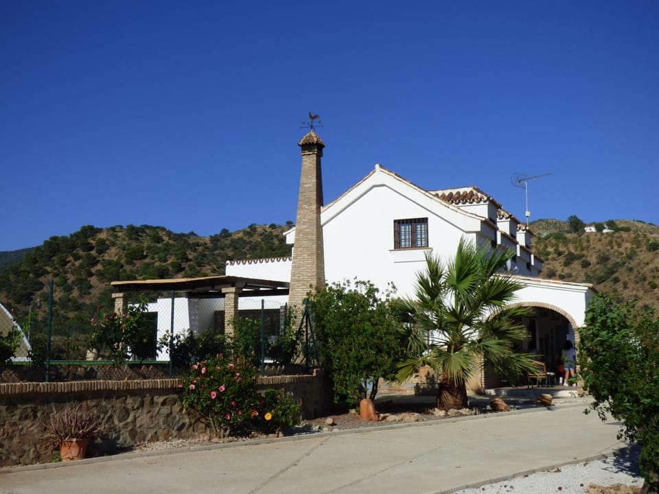 Facade/entrance, Spring, Off site, Day