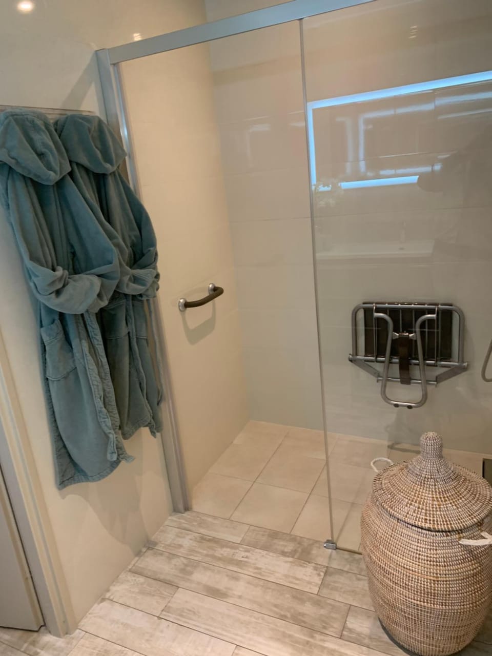 Le Paon Bleu Annecy Poisy Bed and Breakfast in Haute-Savoie