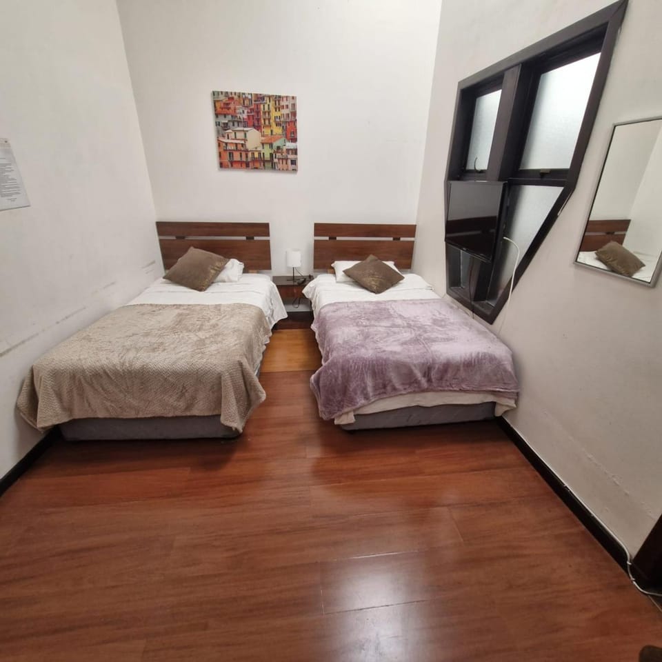 Volta Inn Hostel Bed and Breakfast in Valparaiso