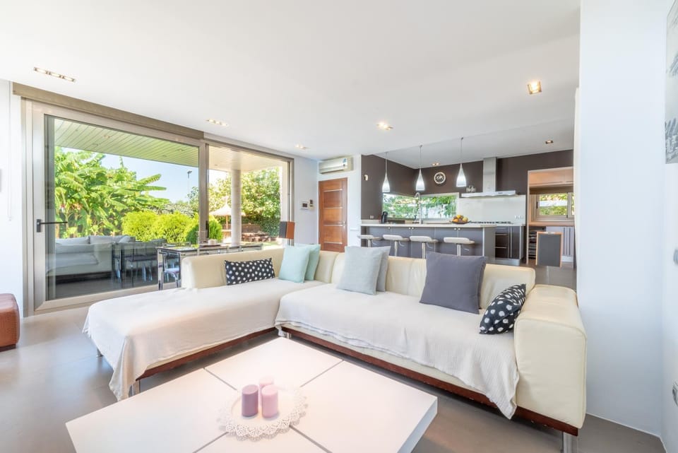 Property building, Living room
