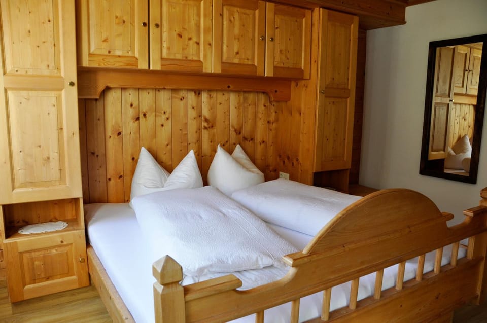 Staff, Photo of the whole room, Bedroom