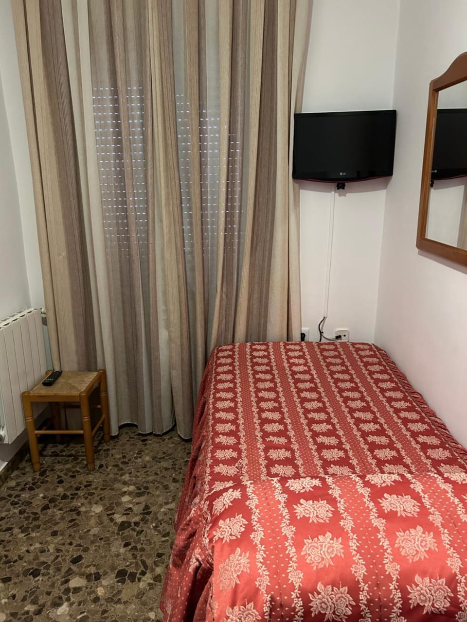 Bed, Photo of the whole room