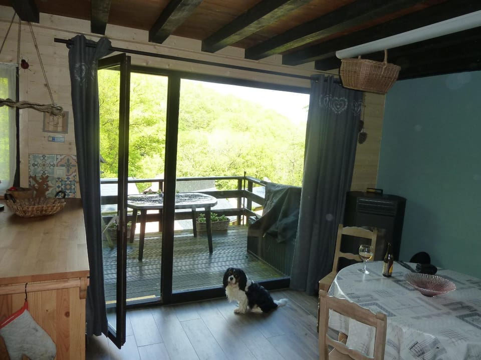 Le refuge House in Wallonia, Belgium