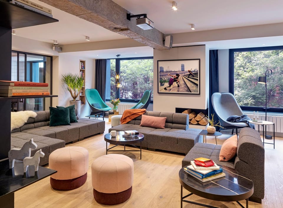 Communal lounge/ TV room