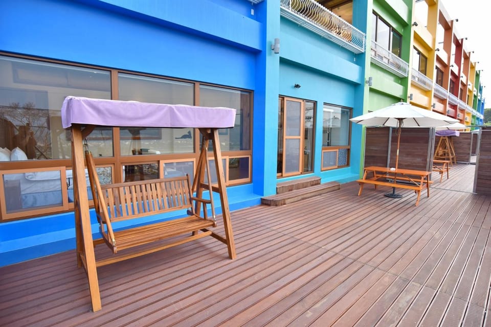 Property building, Patio, Balcony/Terrace, Balcony/Terrace