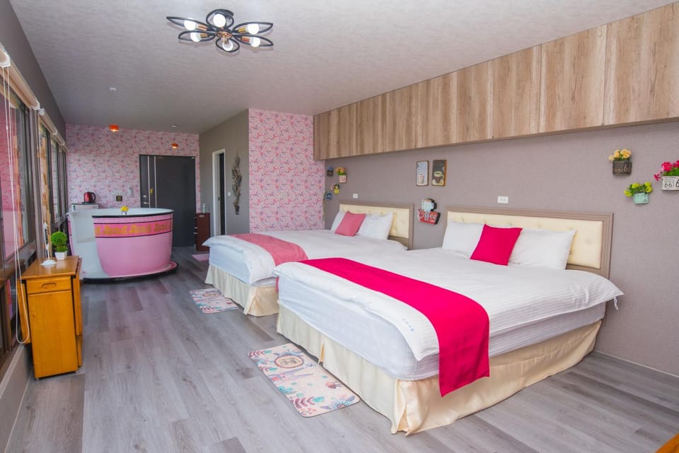 Bed, Photo of the whole room