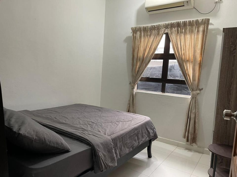 Bedroom, towels, wardrobe, air conditioner