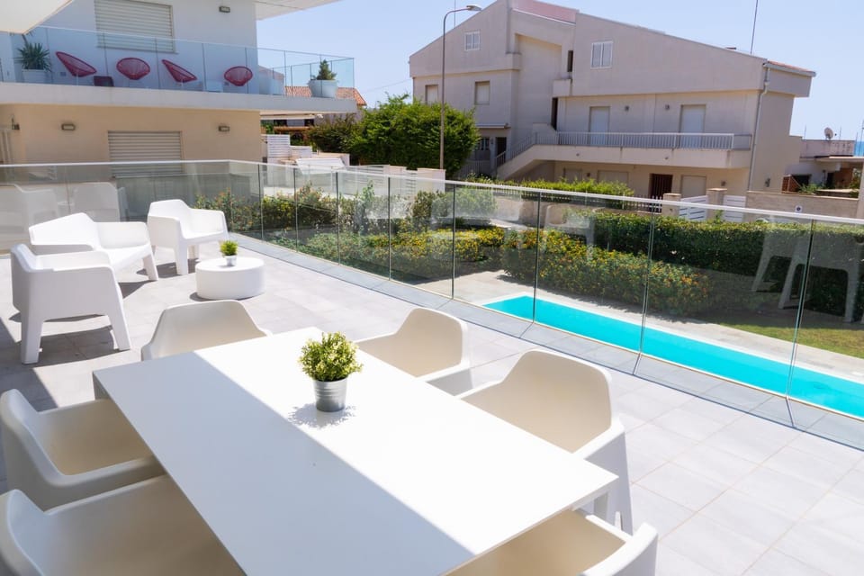Balcony/Terrace, Swimming pool