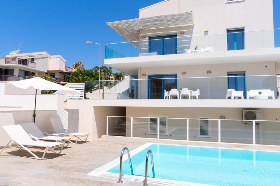 Property building, Swimming pool
