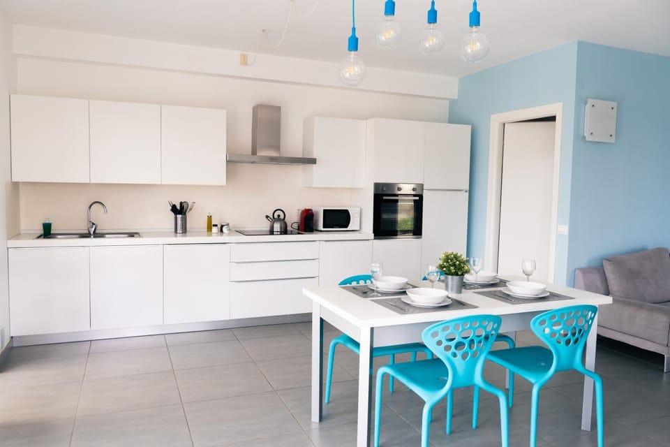 Kitchen or kitchenette, kitchen