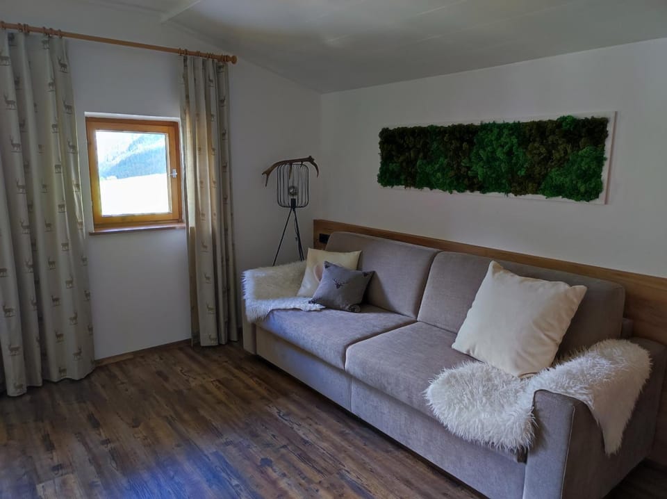 Haus Alpina Bed and Breakfast in Tyrol