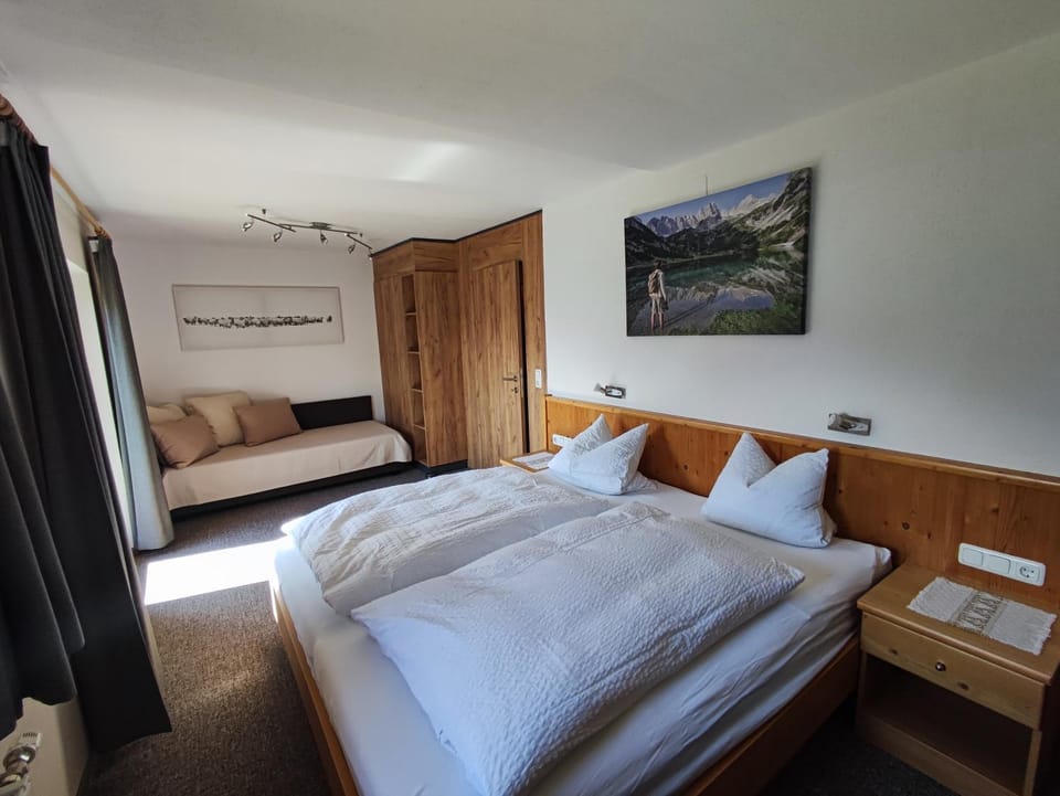 Haus Alpina Bed and Breakfast in Tyrol