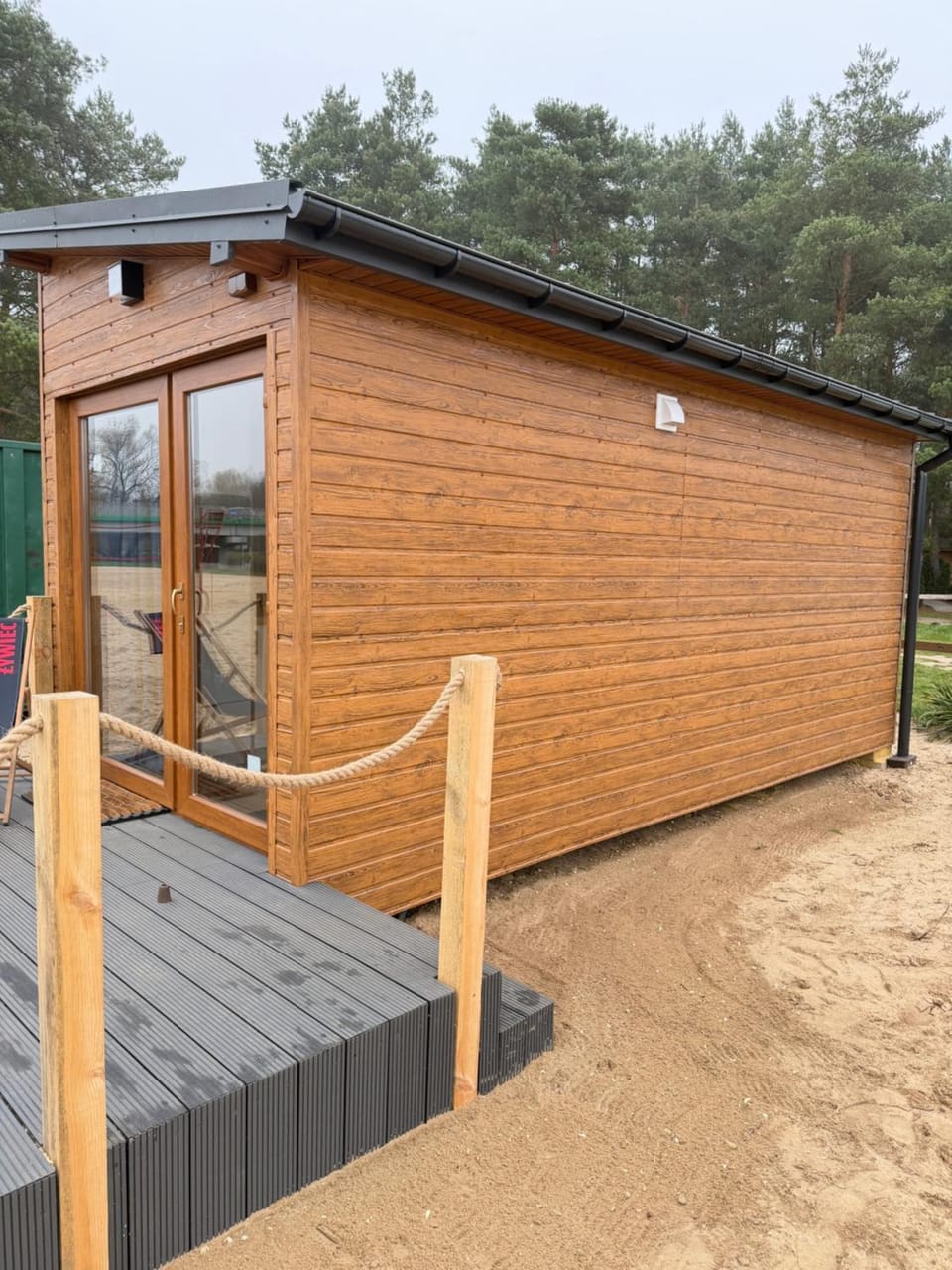 Property building, Balcony/Terrace, Beach