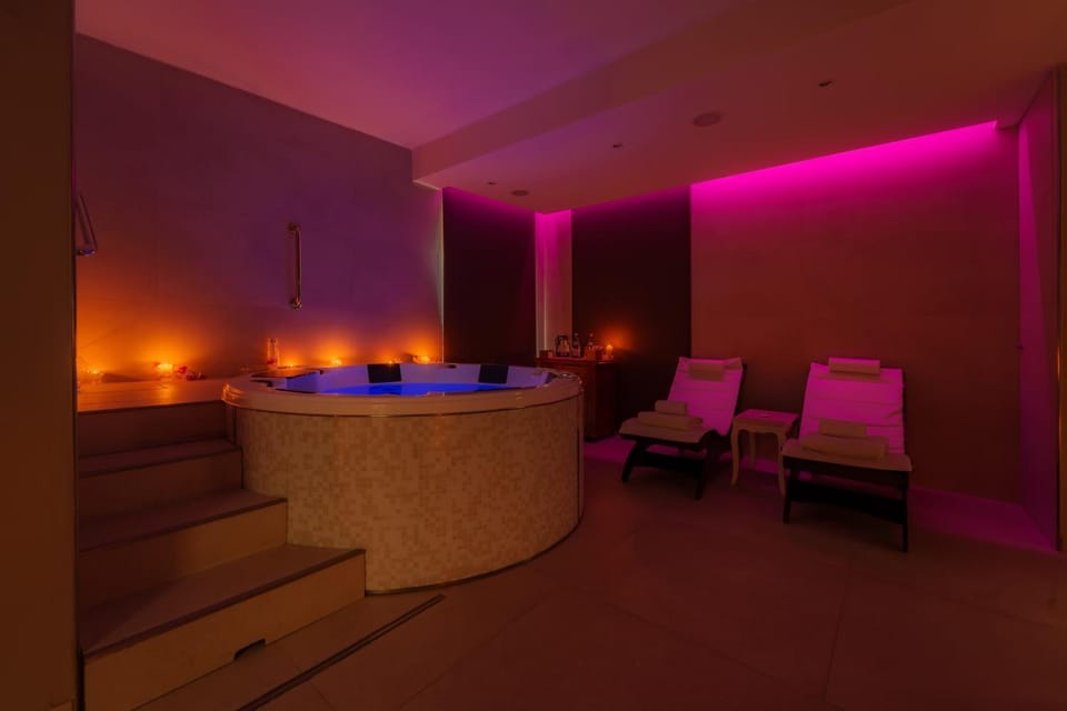 Massage, Spa and wellness centre/facilities
