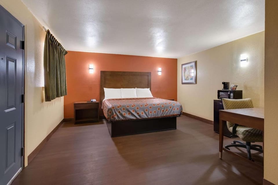 Relax Inn & Suites Hotel in Viavant-Venetian Isles