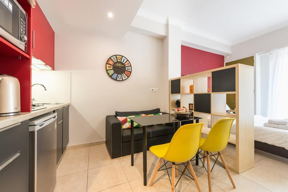 Kitchen or kitchenette, Seating area