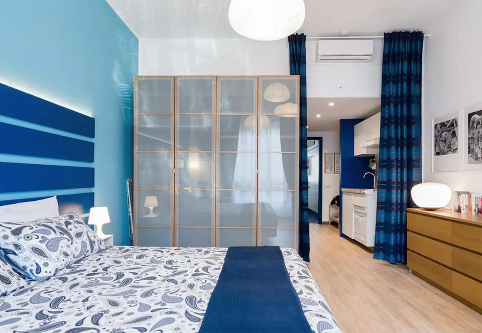Kitchen or kitchenette, Bedroom, wardrobe, air conditioner