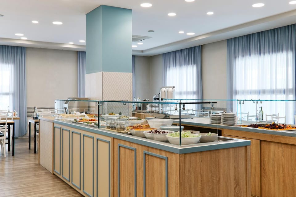 Restaurant/places to eat, Food and drinks, Food