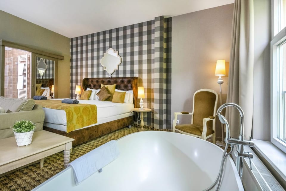 Bedroom, Bath