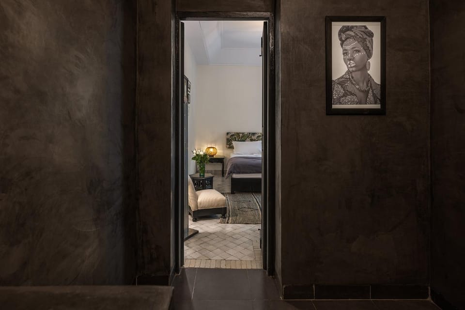Bathroom, Decorative detail