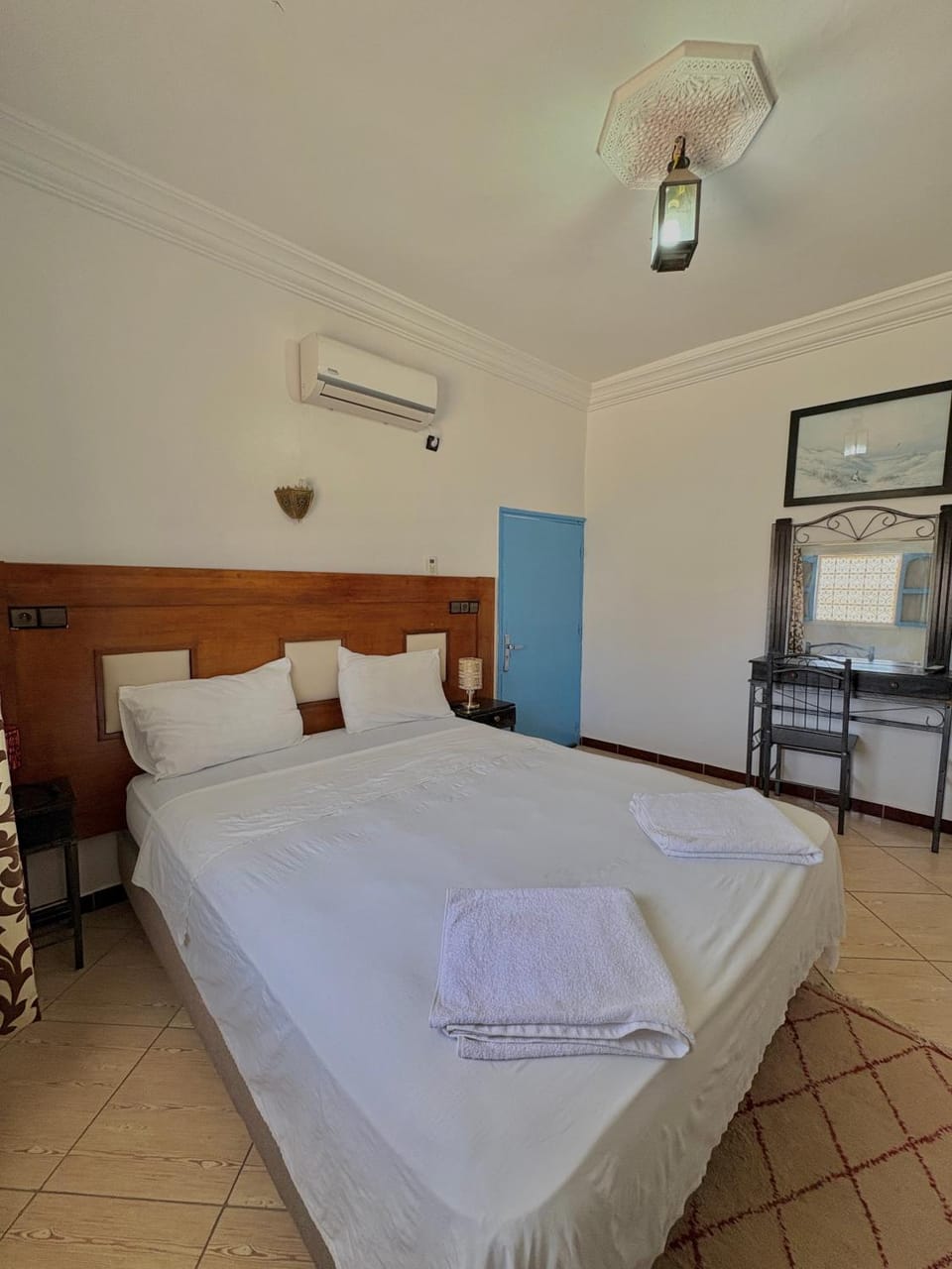 Photo of the whole room, Bedroom, towels, air conditioner
