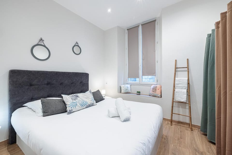 Bed, Bedroom