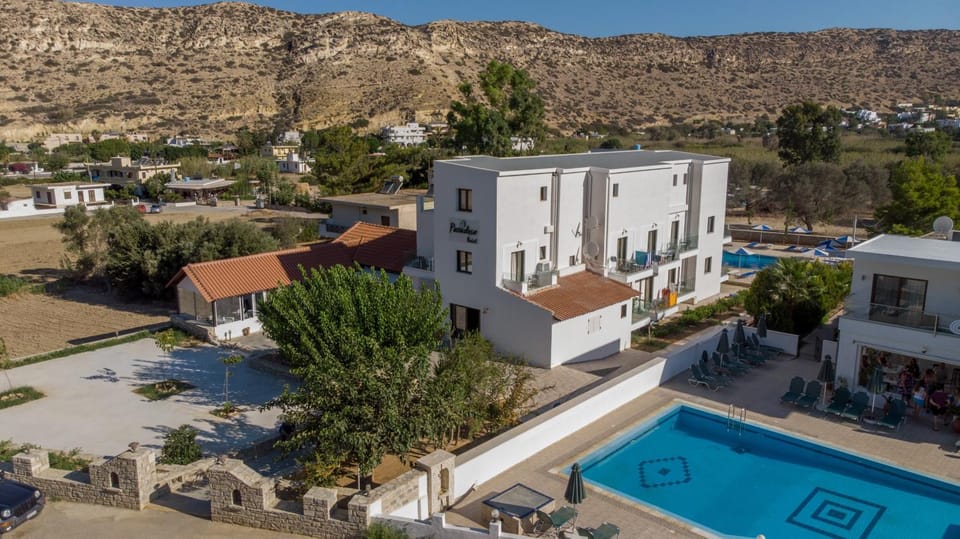 Property building, Bird's eye view, Swimming pool