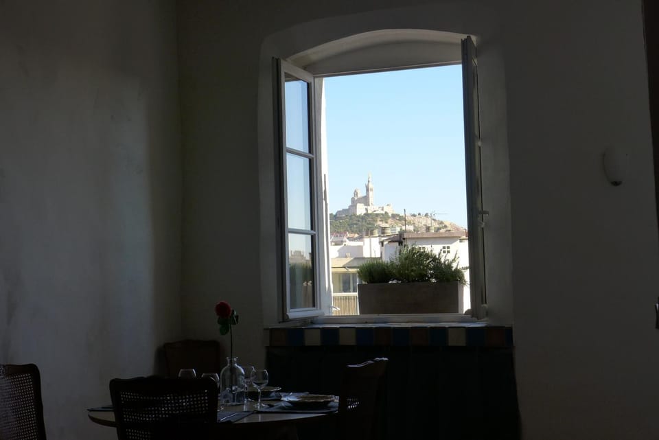 Beau T2 Historique-Panier/Vieux Port-60m2 avec Vue Apartment in Marseille
