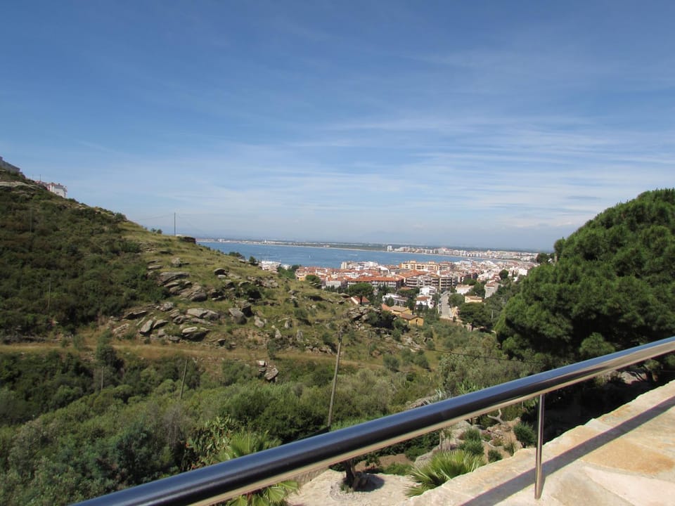Garden view, Sea view