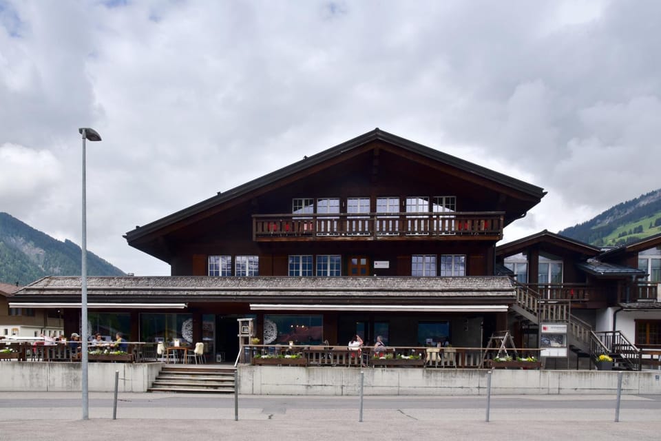 Property building, Restaurant/places to eat